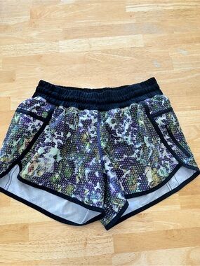 Lululemon shorts size 8